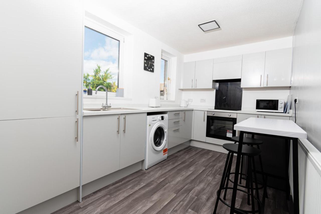 Greenbourne - 4 Bedrooms Sleeps 8 Free Parking เกทส์เฮด ภายนอก รูปภาพ