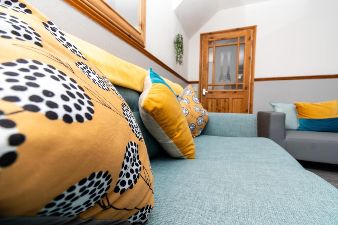 Greenbourne - 4 Bedrooms Sleeps 8 Free Parking เกทส์เฮด ภายนอก รูปภาพ