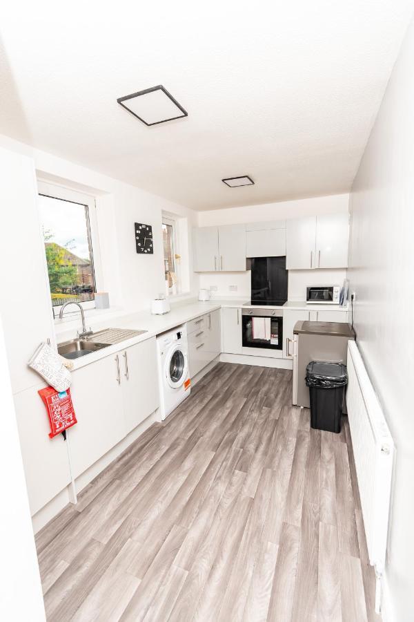 Greenbourne - 4 Bedrooms Sleeps 8 Free Parking เกทส์เฮด ภายนอก รูปภาพ