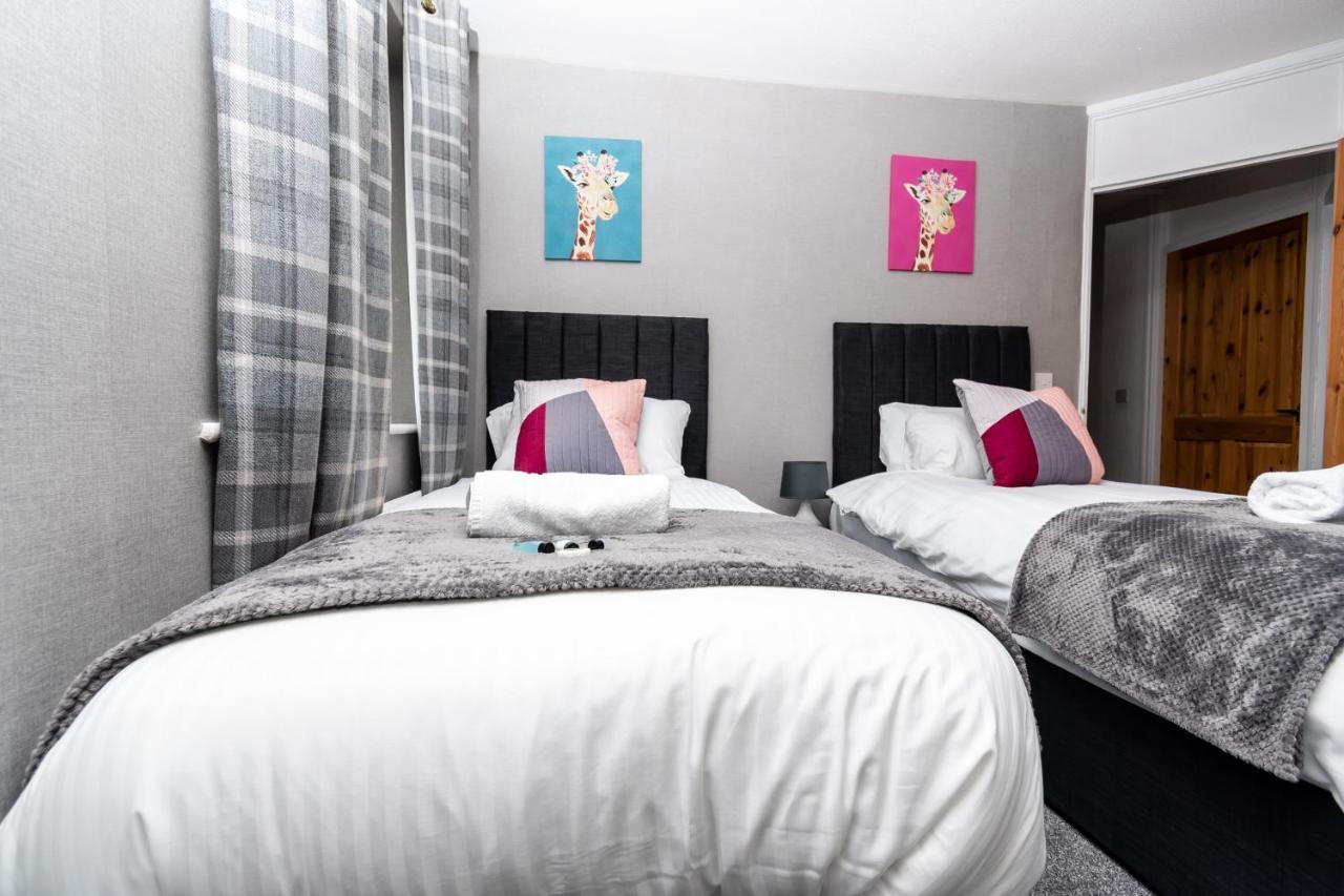 Greenbourne - 4 Bedrooms Sleeps 8 Free Parking เกทส์เฮด ภายนอก รูปภาพ
